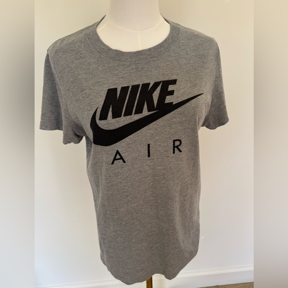 Nike Heather Gray Fitted Tee | Size Medium